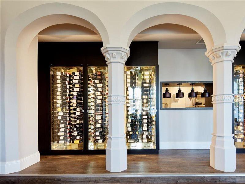 Oddfellows On The Park Cheadle  Ngoại thất bức ảnh Wine display at the restaurant